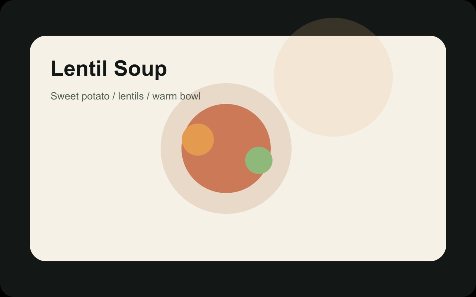 Cremige Suppe mit Süßkartoffel und roten Linsen in einer warmen Schale.